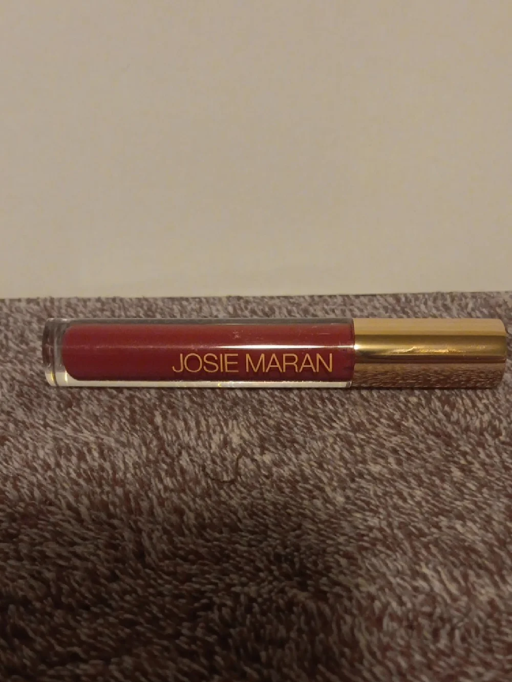 JOSIE MARAN Liquid Lip Gloss in Deep Berry